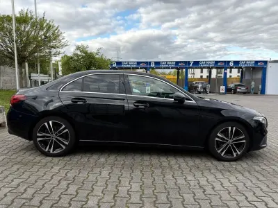 Gebraucht Mercedes A200 163 PS (119 kW) 2019 Schwarz Limousine