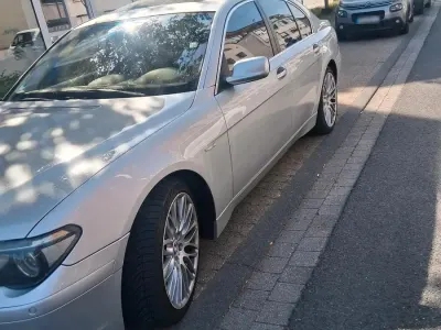 Gebraucht BMW 740 258 PS (189 kW) 2006 Silber Limousine