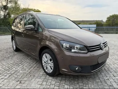 Gebraucht VW Touran Life 105 PS (77 kW) 2013 Braun Van / Kleinbus