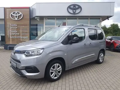 Gebraucht Toyota Proace Verso City 110 PS (80 kW) 2022 Bismutsilber Kombi