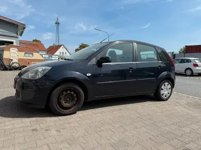 Gebraucht Ford Fiesta Ambiente 90 PS (66 kW) 2007 Blau Kleinwagen