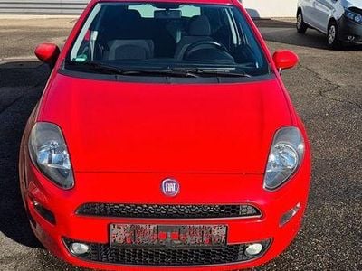Rot Gebraucht 2016 Fiat Punto Kleinwagen | 5.000 € (Fairer Preis)