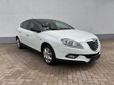 Usata Lancia Delta 105 CV (77 kW) 2013 Bianco Utilitaria
