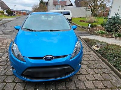 Gebraucht Ford Fiesta 80 PS (58 kW) 2012 Blau Kleinwagen