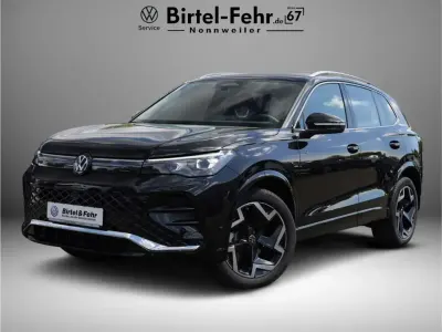 Neu VW Tiguan R-line 150 PS (110 kW) 2026 Grenadillschwarz metallic SUV