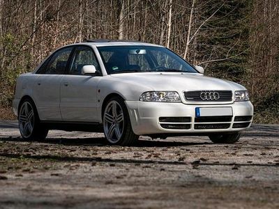 Weiß Gebraucht 1996 Audi A4 Limousine | 6.999 €