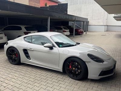 Grau Gebraucht 2018 Porsche Cayman S Coupé | 66.500 € (Guter Preis)