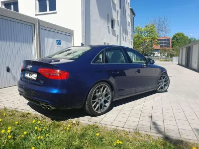 Usata Audi A4 Comfort 450 CV (330 kW) 2012 Blu Berlina