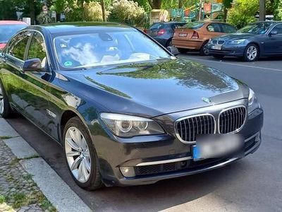 BMW 750