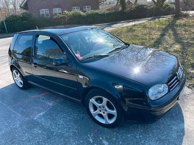 Usado VW Golf 90 HP (66 kW) 2000 Preto Coupé