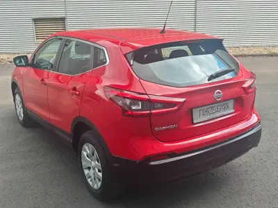 Gebraucht Nissan Qashqai Visia 116 PS (85 kW) 2017 Rot SUV