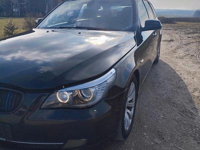 Gebraucht BMW 520 163 PS (119 kW) 2010 Schwarz Kombi