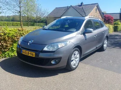 Gebraucht Renault Mégane III Expression 111 PS (81 kW) 2012 Grau Kombi
