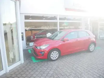 Gebraucht Kia Rio Edition 7 84 PS (61 kW) 2023 (beg) signalrot met. Kleinwagen