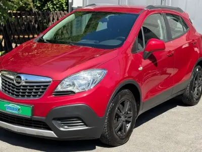 Gebraucht Opel Mokka Selection 116 PS (85 kW) 2014 Orientrot/velvet red met SUV
