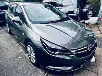 Używany Opel Astra 150 KM (110 kW) 2019 Szary Sedan/Limuzyna