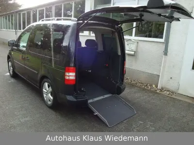 Gebraucht VW Caddy Trendline 102 PS (75 kW) 2013 Schwarz Van / Kleinbus