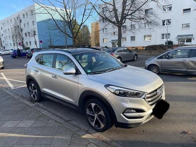 Gebraucht Hyundai Tucson 185 PS (136 kW) 2015 Silber SUV