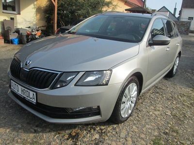 Beige Gebraucht 2017 Skoda Octavia Ambition Kombi | 7.200 € (Teuer)