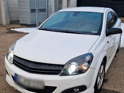 Weiß Gebraucht 2009 Opel Astra GTC Coupé | 2.000 € (Guter Preis)