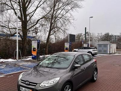 Gebraucht Ford Focus Trend 101 PS (74 kW) 2014 Grau Limousine