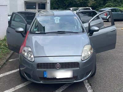 Gebraucht Fiat Grande Punto 77 PS (56 kW) 2009 Silber Kleinwagen