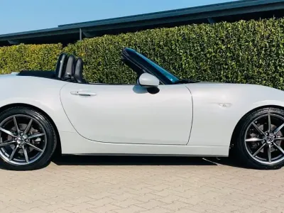 Używany Mazda MX5 Sports-Line 160 KM (117 kW) 2016 Szary Kabriolet