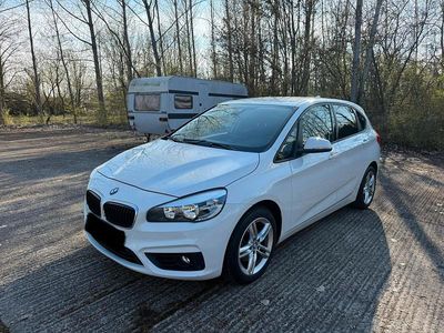 Gebraucht BMW 216 Basis 115 PS (84 kW) 2015 Weiß Kombi