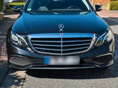 Second-hand Mercedes E220 194 CP (142 kW) 2016 Negru Berlinǎ