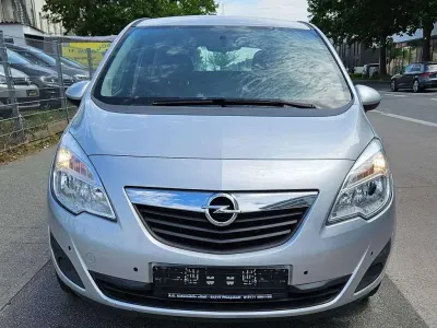 Gebraucht Opel Meriva Innovation 120 PS (88 kW) 2012 Silber Van / Kleinbus
