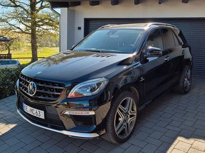 Begagnad Mercedes ML63 AMG AMG 525 HK (386 kW) 2012 Svart SUV