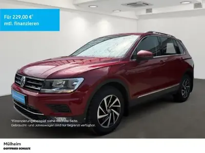 Gebraucht VW Tiguan Comfortline 150 PS (110 kW) 2019 Rot SUV