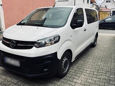 Second-hand Opel Vivaro 144 CP (105 kW) 2021 Alb Monovolum