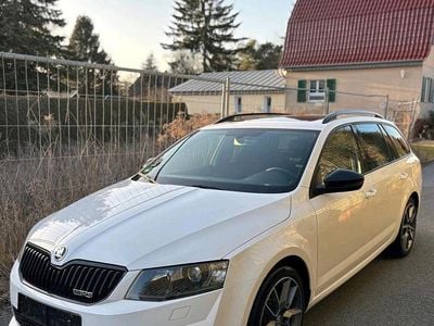 Gebraucht Skoda Octavia vRS 184 PS (135 kW) 2015 Weiß Kleinwagen