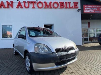 Gebraucht Toyota Yaris 68 PS (50 kW) 2002 Silber
