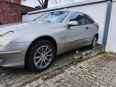 Usata Mercedes C180 143 CV (105 kW) 2003 Oro Coupé