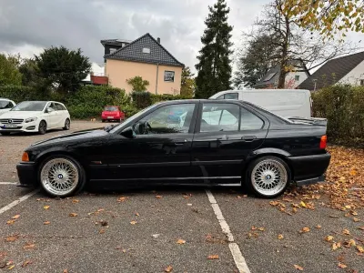 Gebraucht BMW 320 M Sport 150 PS (110 kW) 1996 Schwarz Limousine