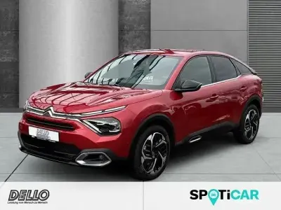 Używany Citroën C4 PureTech 131 KM (96 kW) 2023 Czerwony Sedan/Limuzyna