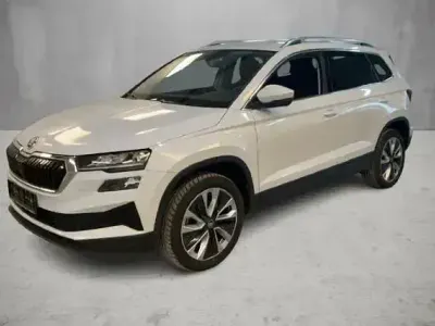 Gebraucht Skoda Karoq Selection 150 PS (110 kW) 2025 Moonweiß perleffekt SUV