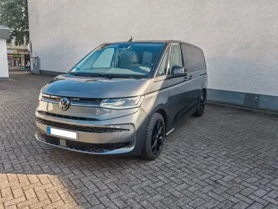 Gebraucht VW Multivan Edition 204 PS (150 kW) 2023 Grau Van / Kleinbus