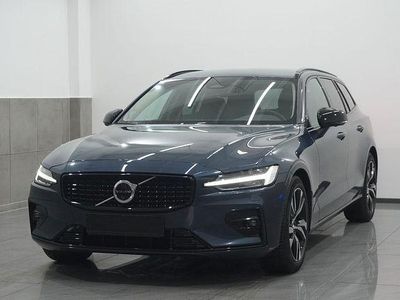 Gebraucht Volvo V60 Plus 197 PS (144 kW) 2025 Blau Kombi