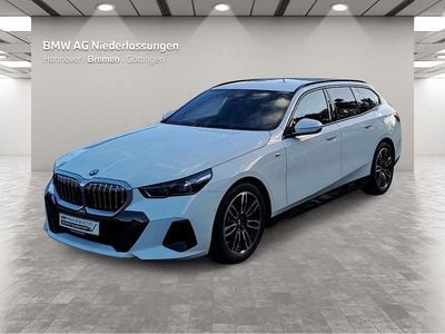 Weiß Gebraucht 2024 BMW 520 Comfort Edition Kombi | 46.990 € (Superpreis)