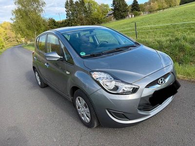 Second-hand Hyundai ix20 105 CP (77 kW) 2015 Gri Hatchback