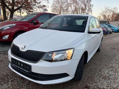 Bila candy/candyweiss Gebraucht 2016 Skoda Fabia Active Kleinwagen | 7.800 € (Fairer Preis)
