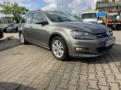 Gebraucht VW Golf VII Comfortline 110 PS (80 kW) 2016 Limestone grey metallic Kombi