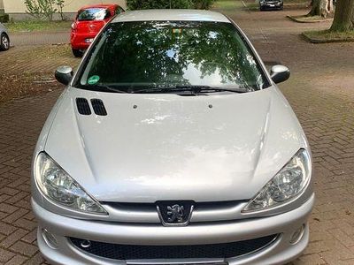 Gebraucht Peugeot 206 88 PS (64 kW) 2004 Silber Limousine
