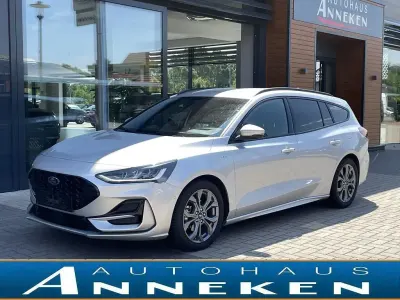 Gebraucht Ford Focus ST-Line X 155 PS (114 kW) 2024 Silber Limousine