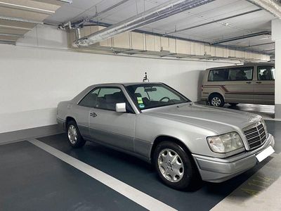 Mercedes E200