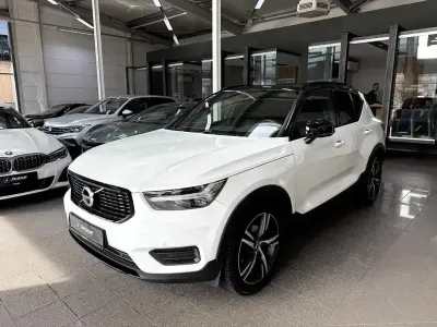 Käytetty Volvo XC40 R-Design 163 HP (119 kW) 2020 Valkoinen Katumaasturi