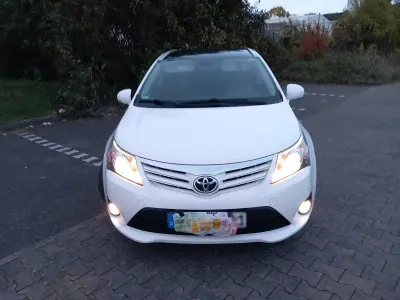 Gebraucht Toyota Avensis T2 150 PS (110 kW) 2014 Kombi